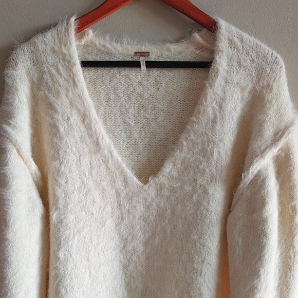FREE PEOPLE Oversized Sparrow Sweater - Picture 6 of 9